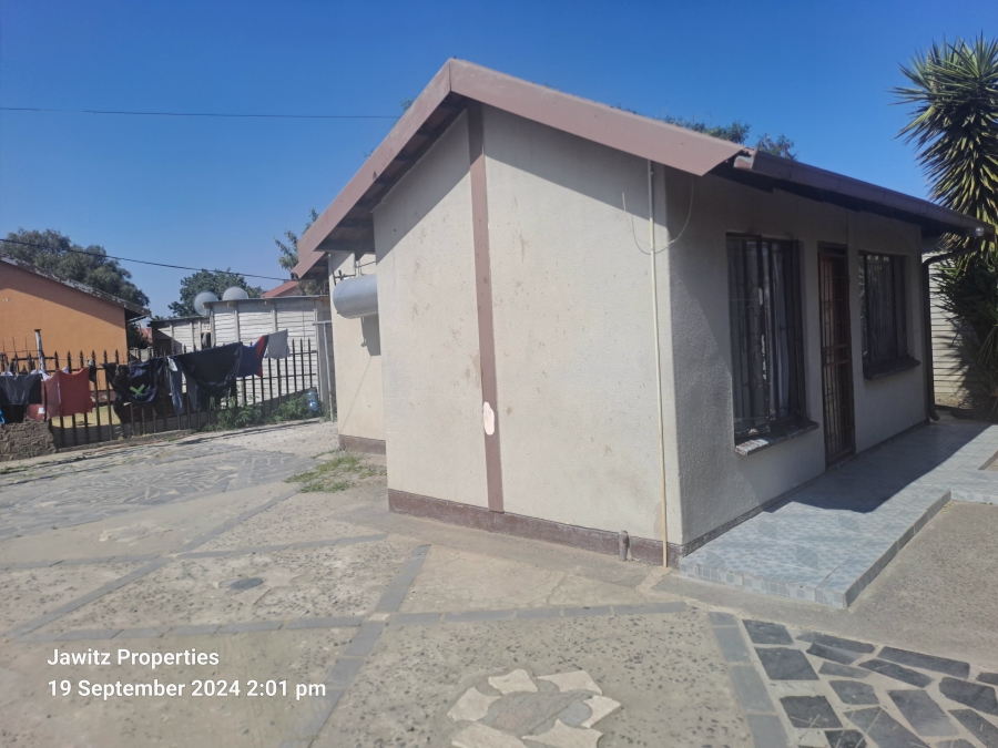 2 Bedroom Property for Sale in Rustenburg North North West